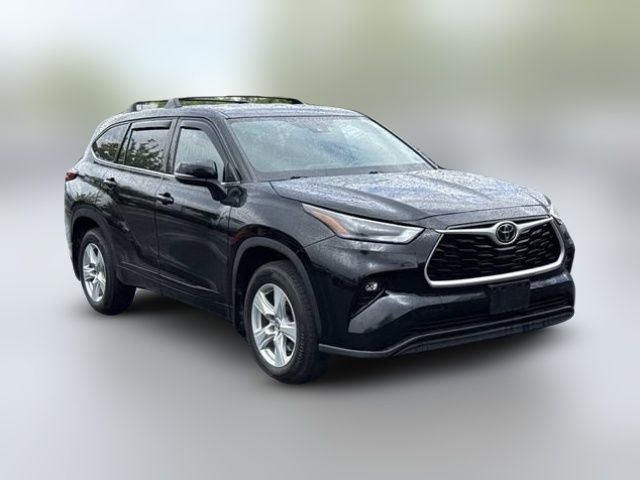 2022 Toyota Highlander LE