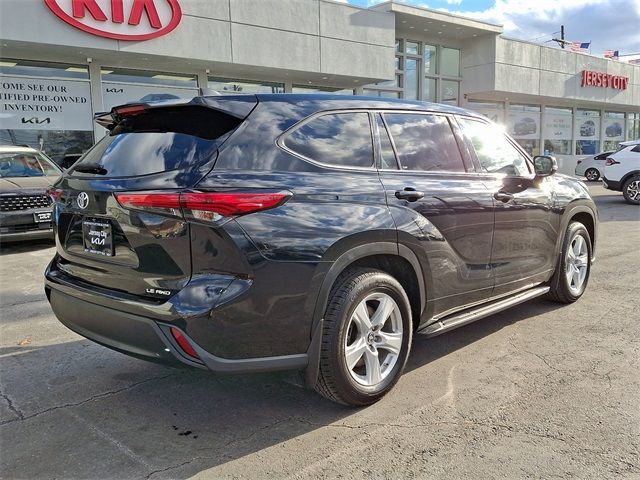 2022 Toyota Highlander LE