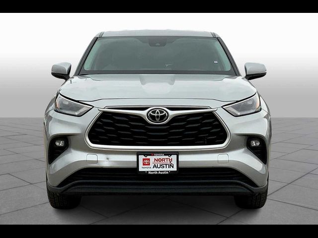 2022 Toyota Highlander LE