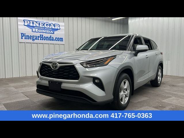 2022 Toyota Highlander LE