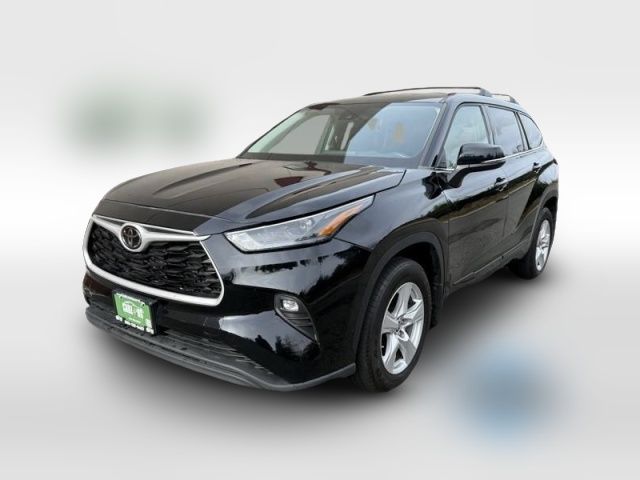 2022 Toyota Highlander LE