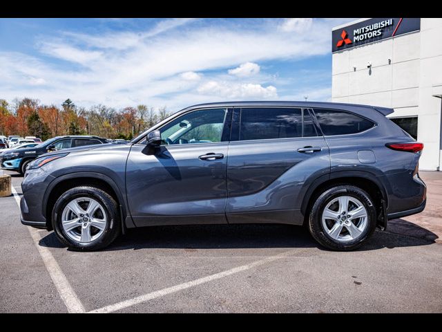 2022 Toyota Highlander LE