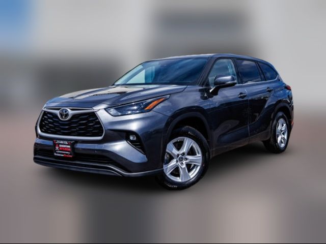 2022 Toyota Highlander LE