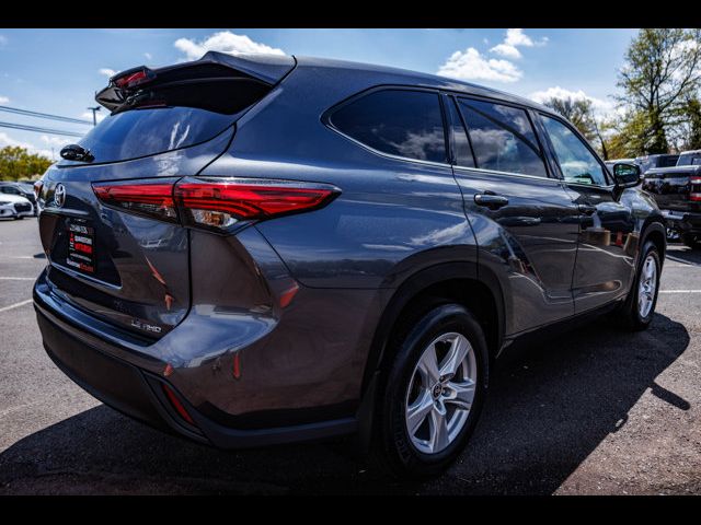 2022 Toyota Highlander LE