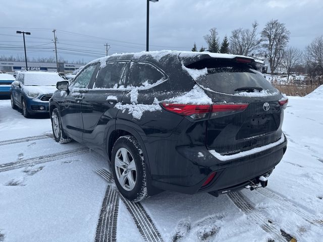 2022 Toyota Highlander LE