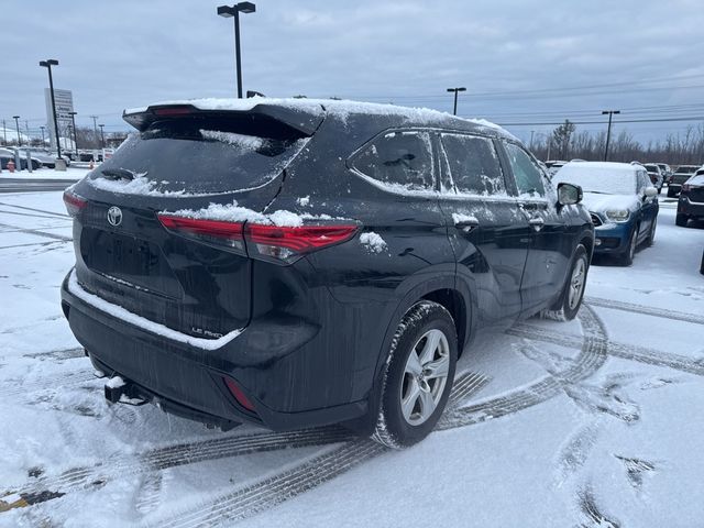 2022 Toyota Highlander LE