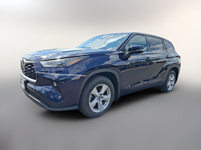 2022 Toyota Highlander LE