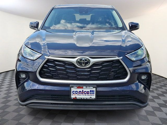 2022 Toyota Highlander LE