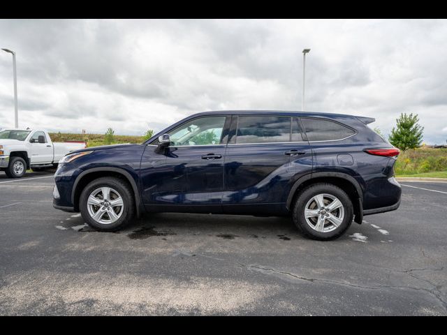 2022 Toyota Highlander LE