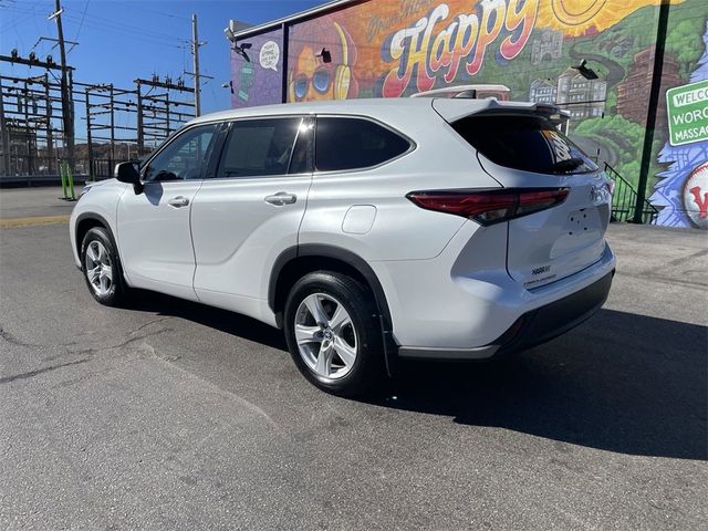 2022 Toyota Highlander LE