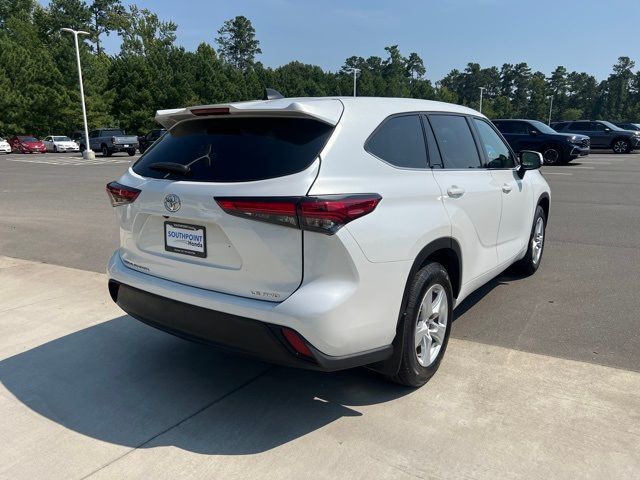 2022 Toyota Highlander LE