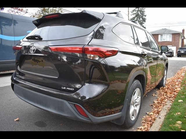 2022 Toyota Highlander LE