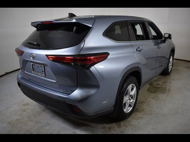 2022 Toyota Highlander LE