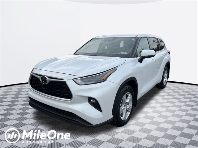 2022 Toyota Highlander LE