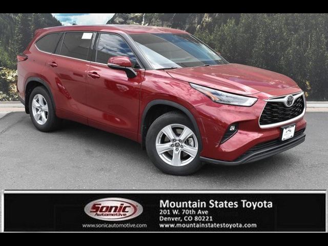 2022 Toyota Highlander LE