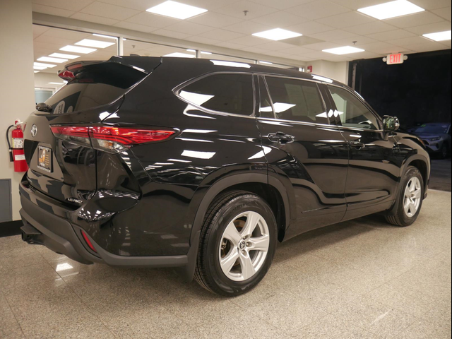 2022 Toyota Highlander LE