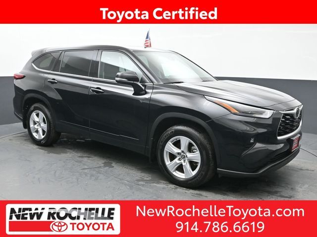 2022 Toyota Highlander LE