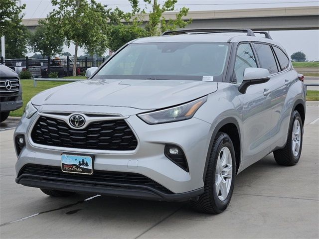 2022 Toyota Highlander LE