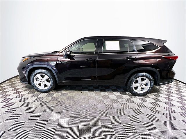 2022 Toyota Highlander LE