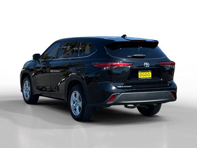 2022 Toyota Highlander LE