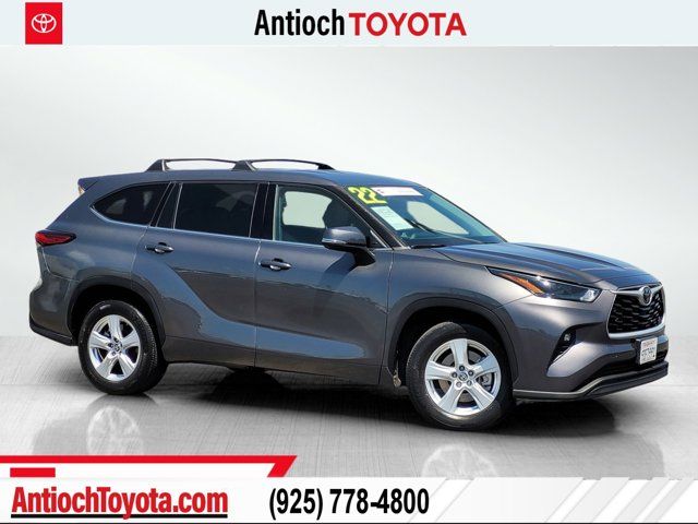 2022 Toyota Highlander LE