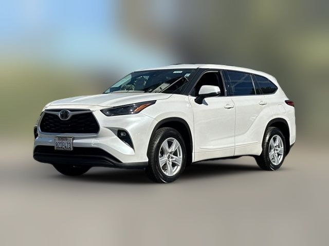 2022 Toyota Highlander LE