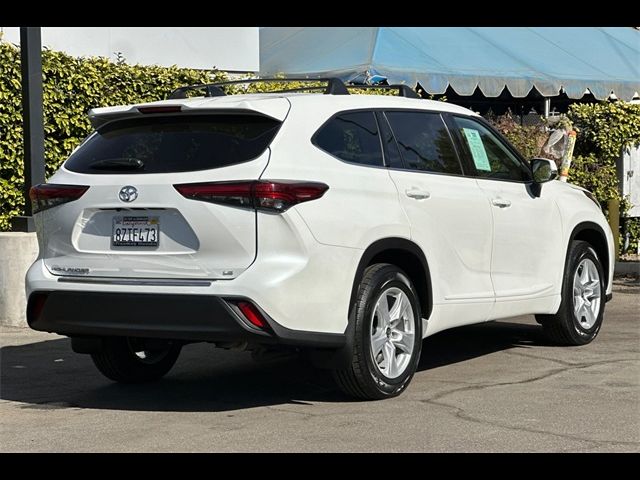 2022 Toyota Highlander LE