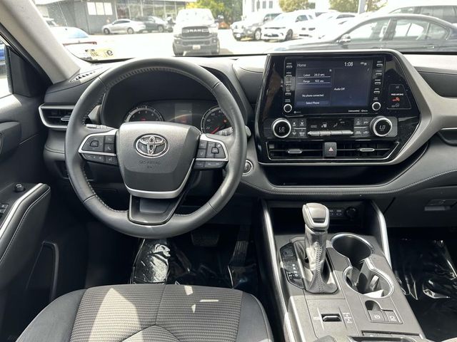 2022 Toyota Highlander LE