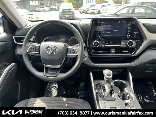 2022 Toyota Highlander LE