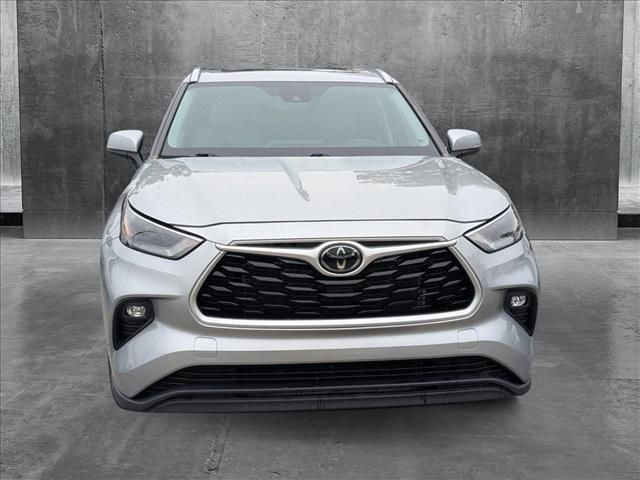 2022 Toyota Highlander LE