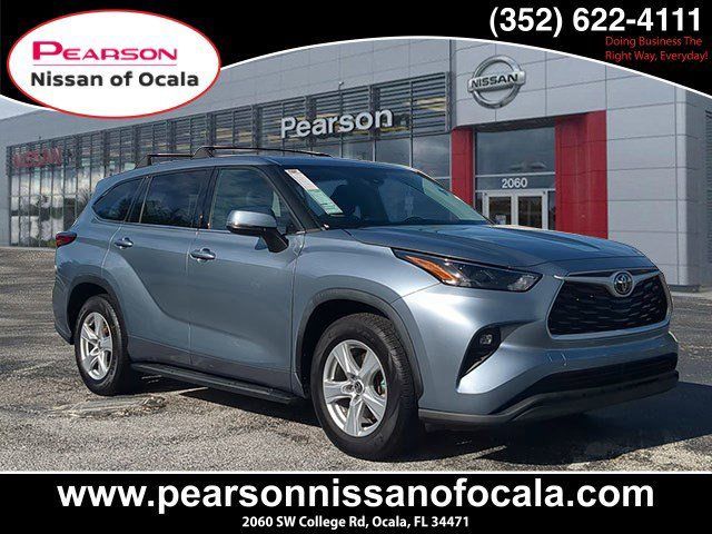 2022 Toyota Highlander LE