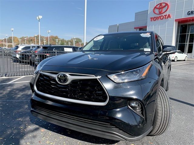 2022 Toyota Highlander LE