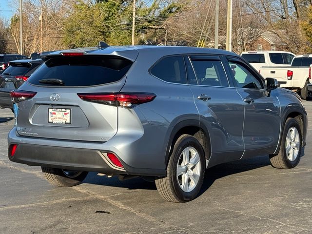 2022 Toyota Highlander LE