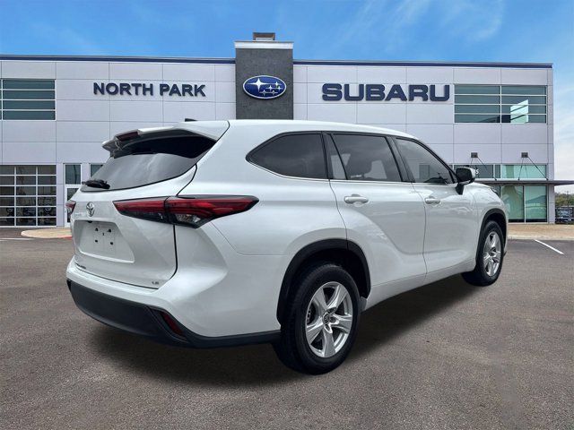 2022 Toyota Highlander LE