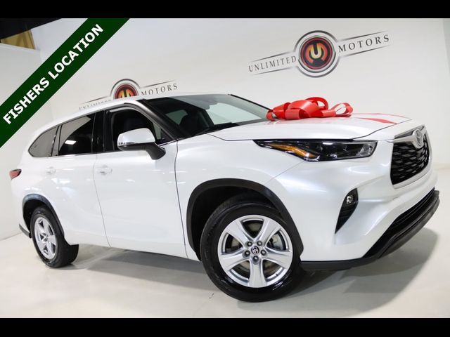 2022 Toyota Highlander LE