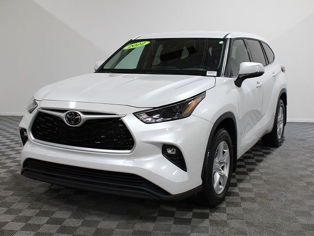 2022 Toyota Highlander LE