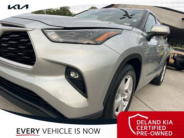 2022 Toyota Highlander LE