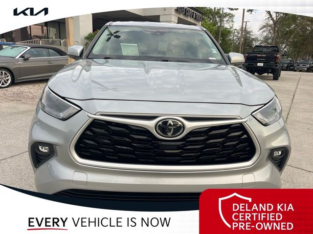 2022 Toyota Highlander LE