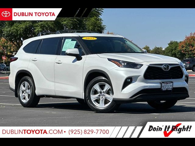 2022 Toyota Highlander LE