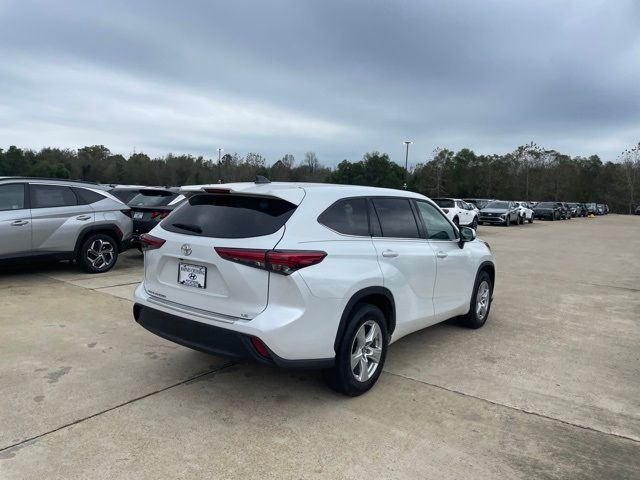 2022 Toyota Highlander LE