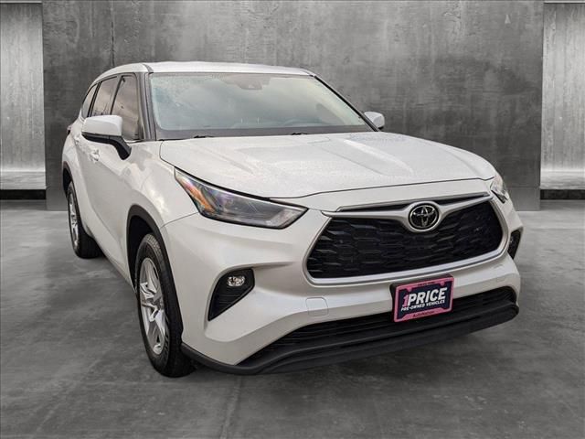 2022 Toyota Highlander LE