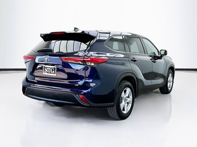 2022 Toyota Highlander LE