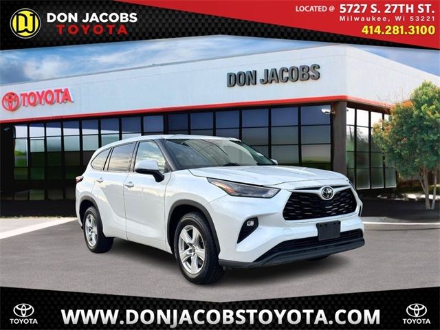 2022 Toyota Highlander LE