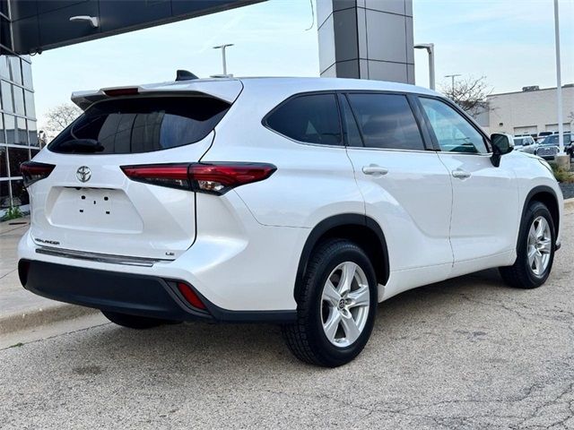 2022 Toyota Highlander LE