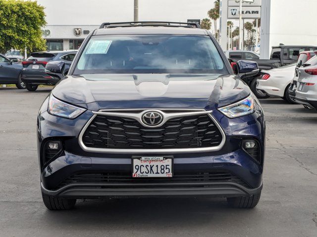 2022 Toyota Highlander LE