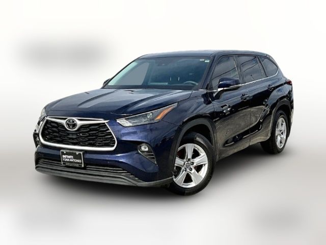 2022 Toyota Highlander LE