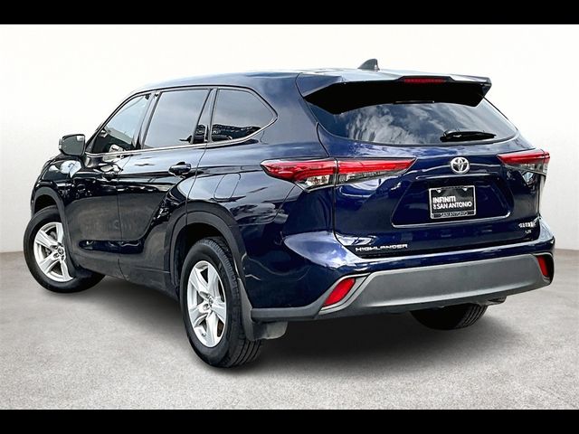 2022 Toyota Highlander LE