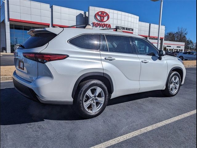 2022 Toyota Highlander LE