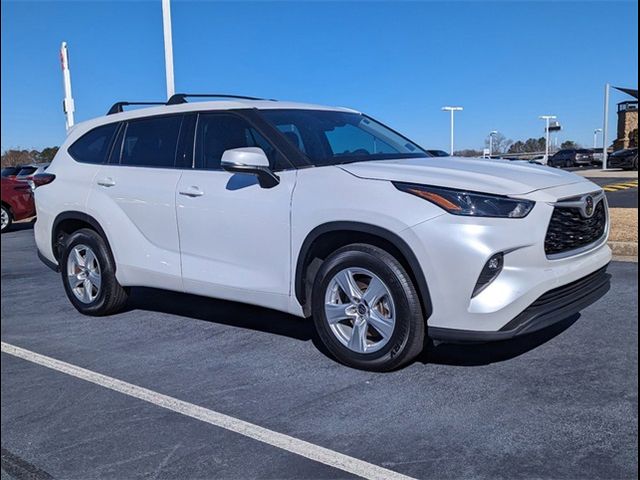 2022 Toyota Highlander LE