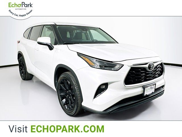 2022 Toyota Highlander LE